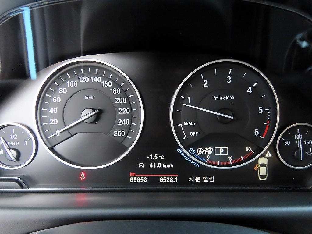 BMW 4시리즈 4시리즈 (F32) 420d 그란쿠페 럭셔리 이미지 9