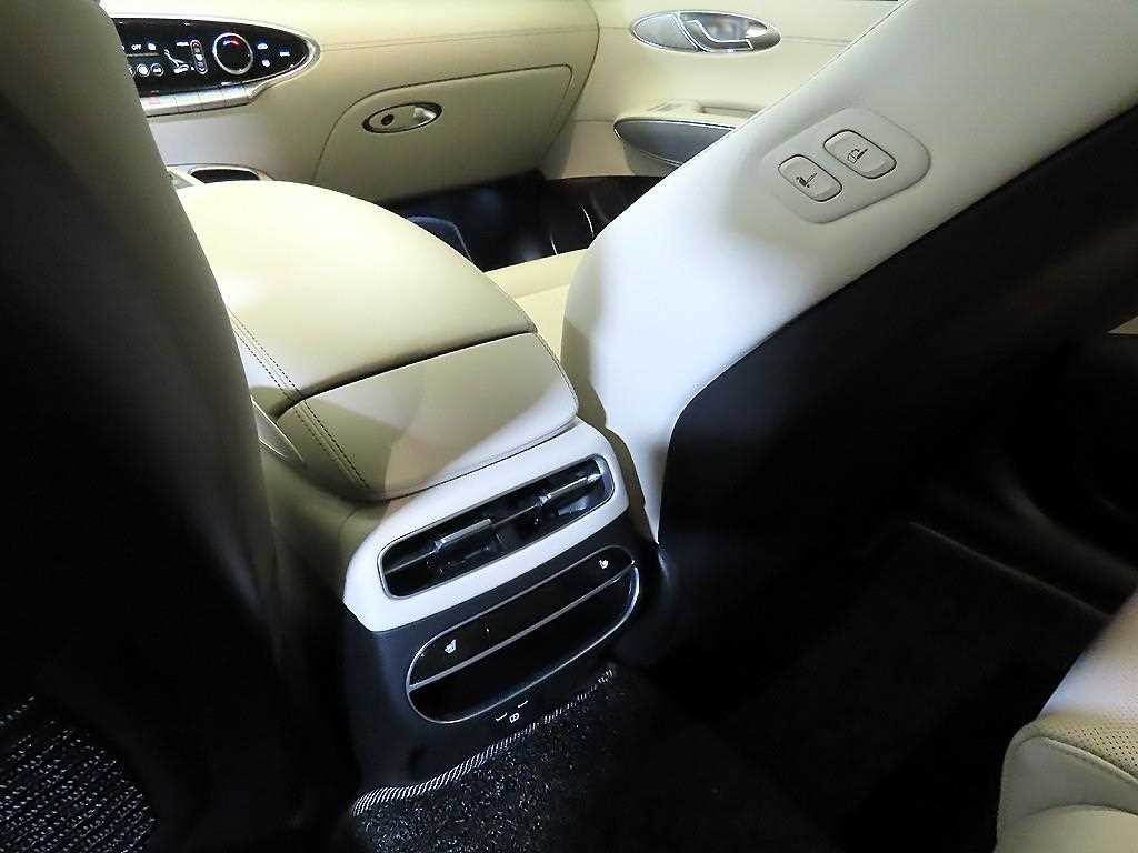 제네시스 GV70 2.5T 가솔린 AWD 이미지 14