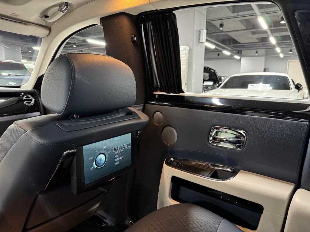 롤스로이스 고스트 6.6 V12 이미지 12
