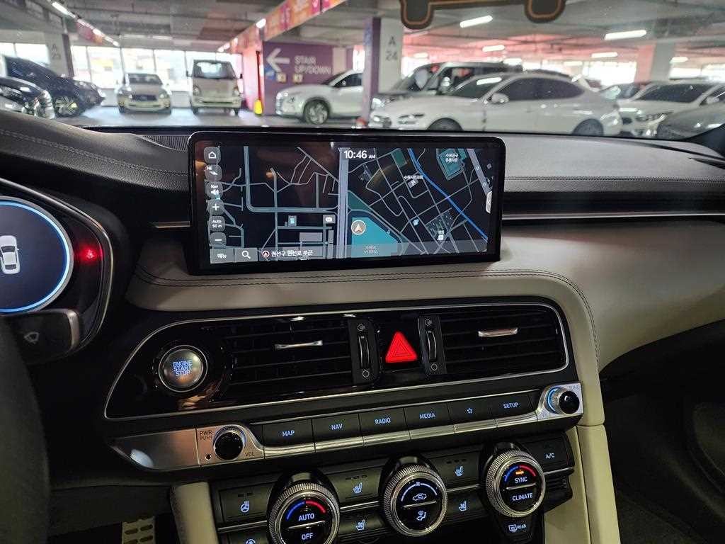 제네시스 G70 더 뉴 G70 가솔린 2.0T 2WD 스포츠 패키지 이미지 10
