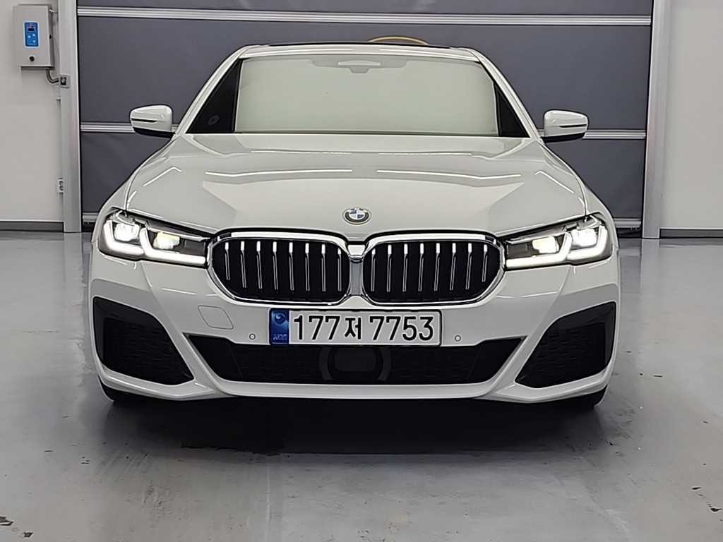 BMW 5시리즈 5시리즈 (G30) 530i M 스포츠 이미지 3