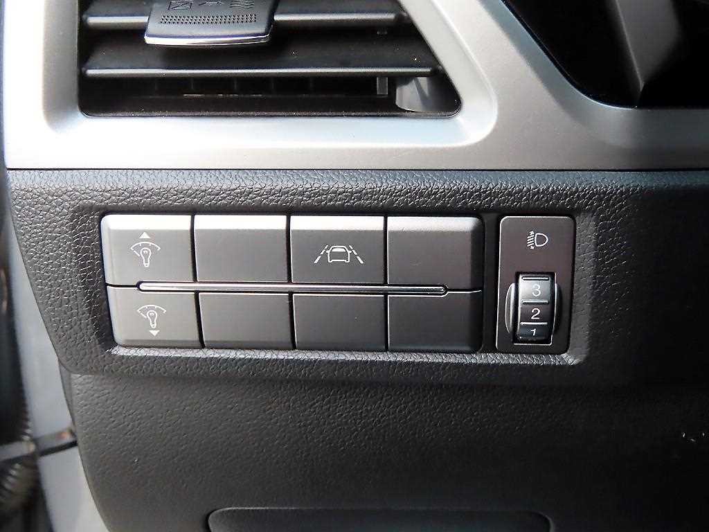 KG모빌리티(쌍용) 코란도 뷰티풀코란도 2WD 디젤 1.6 C3 플러스 이미지 12