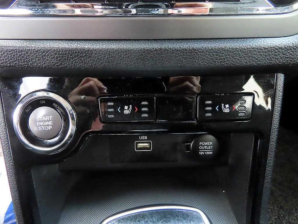KG모빌리티(쌍용) 코란도 뷰티풀코란도 2WD 디젤 1.6 C3 플러스 이미지 13
