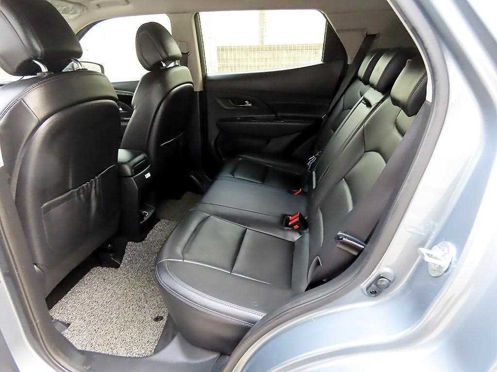 KG모빌리티(쌍용) 코란도 뷰티풀코란도 2WD 디젤 1.6 C3 플러스 이미지 6