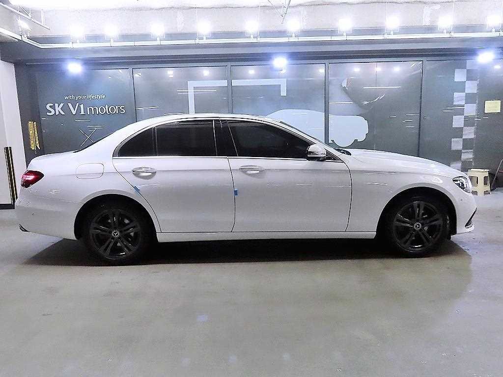 벤츠 E 클래스 E-클래스 W213 E350 4MATIC 아방가르드 이미지 3