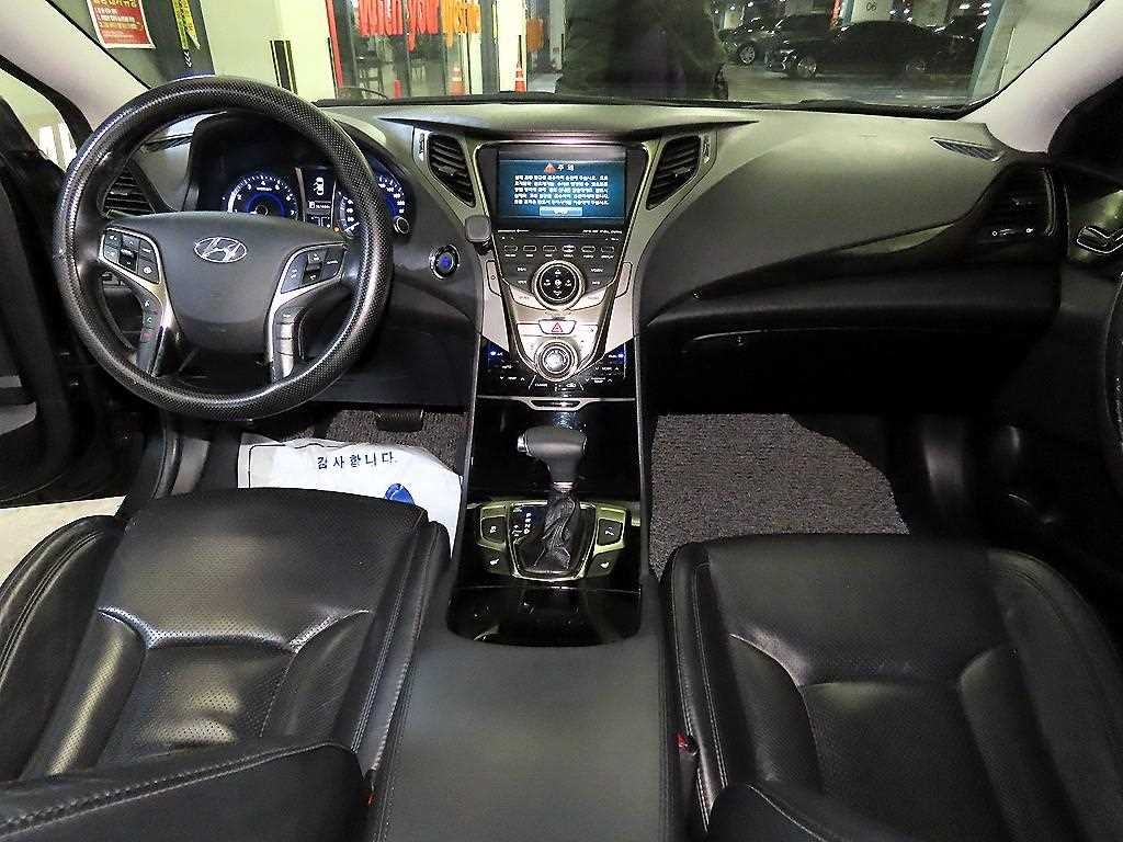 현대 그랜저 그랜저 HG HG240 LUXURY 이미지 9