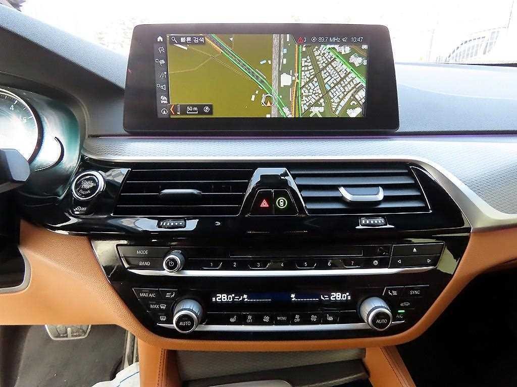 BMW 5시리즈 5시리즈 (G30) 530i M 스포츠 이미지 13