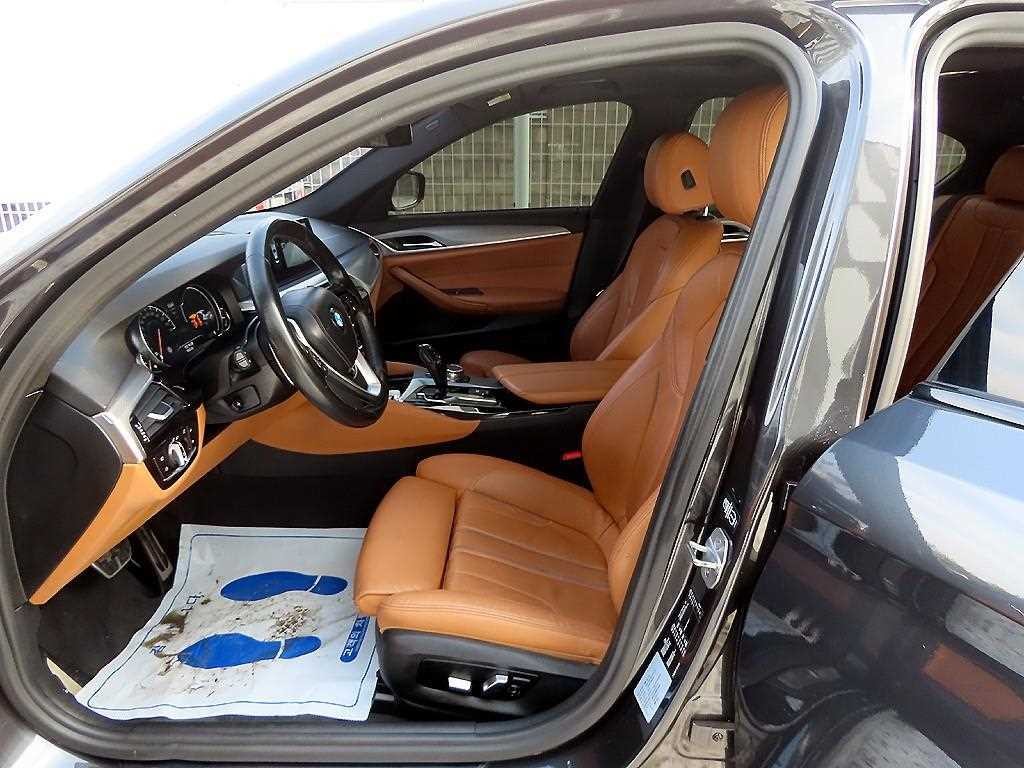 BMW 5시리즈 5시리즈 (G30) 530i M 스포츠 이미지 5