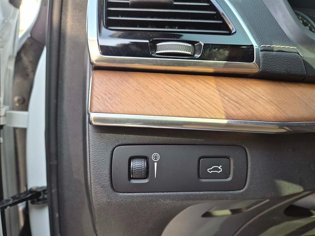 볼보 XC90 XC90 2세대 2.0 D5 AWD 인스크립션 이미지 12