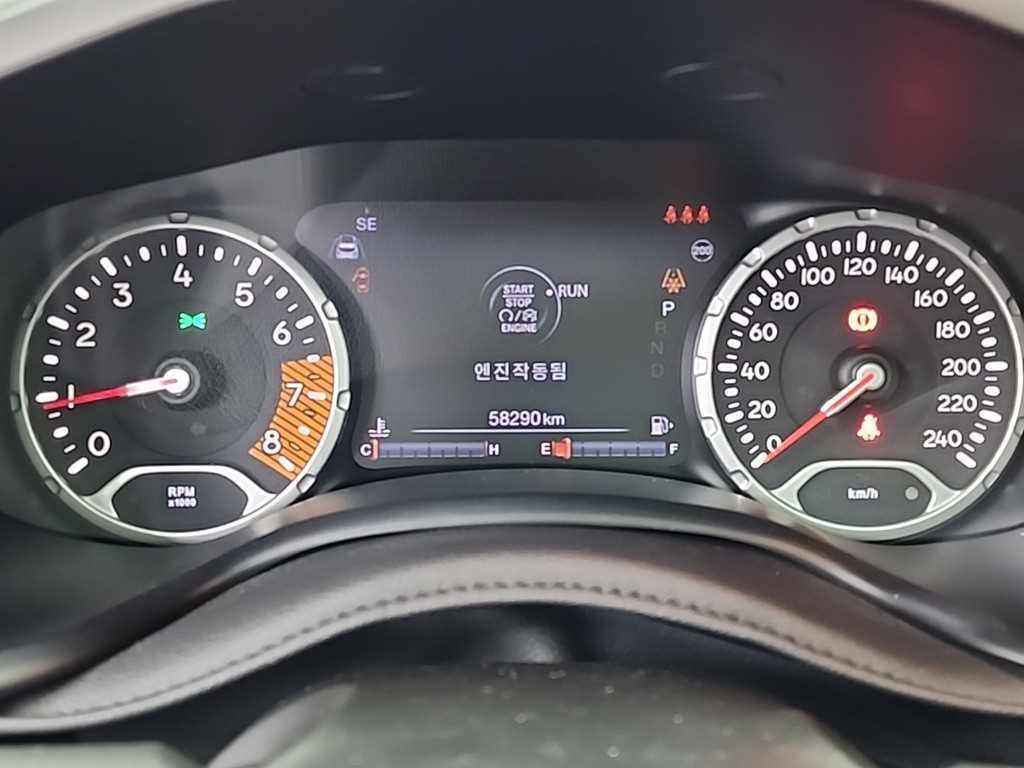 지프 레니게이드 2.4 리미티드 AWD 이미지 6