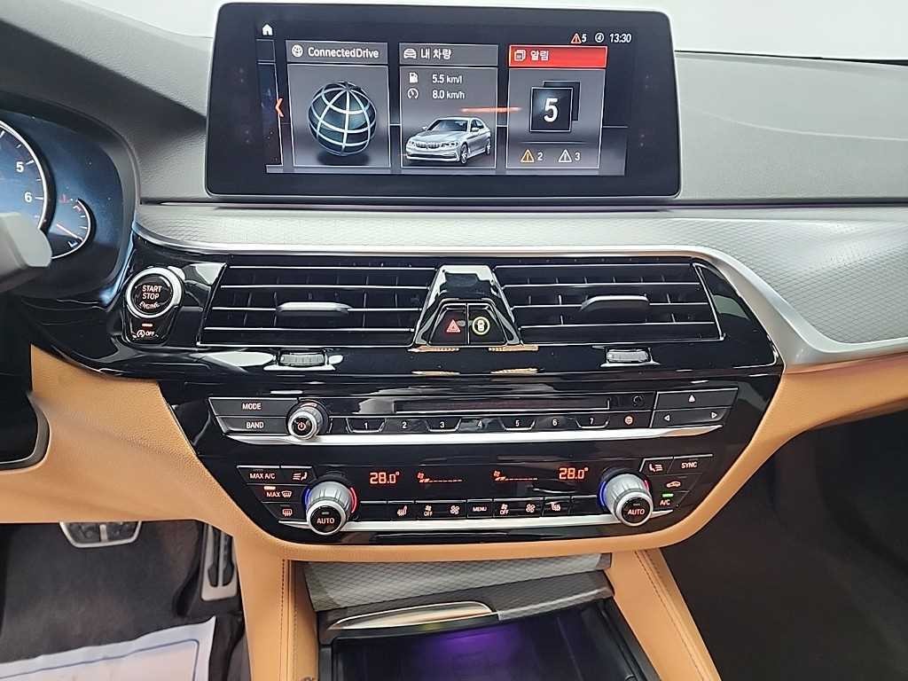 BMW 5시리즈 5시리즈 (G30) 530i xDrive M 스포츠 이미지 10
