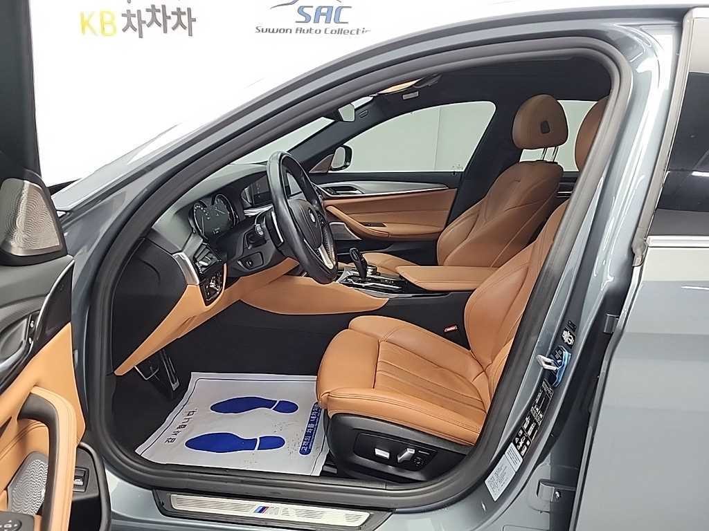 BMW 5시리즈 5시리즈 (G30) 530i xDrive M 스포츠 이미지 11