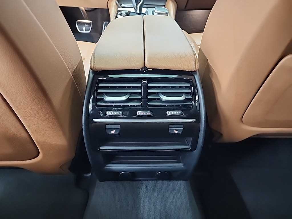 BMW 5시리즈 5시리즈 (G30) 530i xDrive M 스포츠 이미지 13
