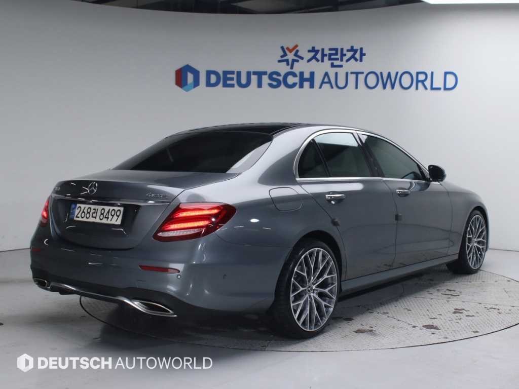 벤츠 E 클래스 E-클래스 W213 E300 4MATIC AMG LINE 이미지 2