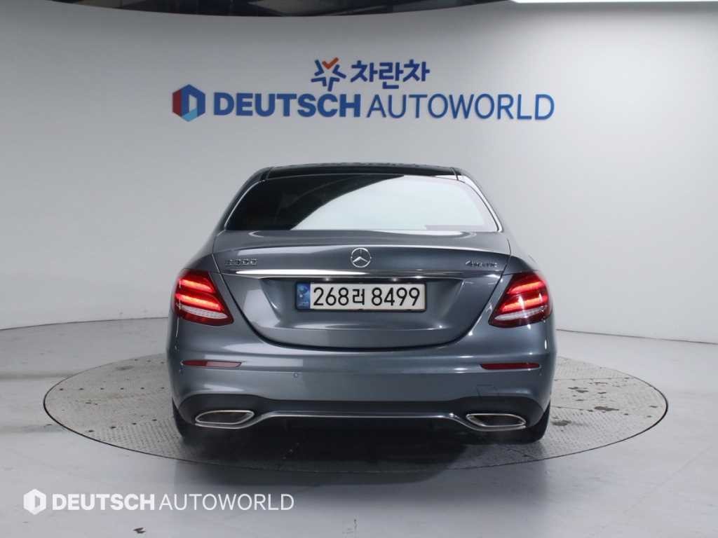 벤츠 E 클래스 E-클래스 W213 E300 4MATIC AMG LINE 이미지 4