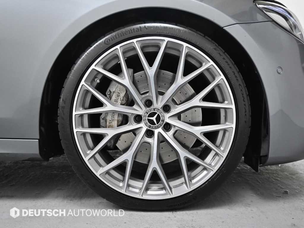 벤츠 E 클래스 E-클래스 W213 E300 4MATIC AMG LINE 이미지 5
