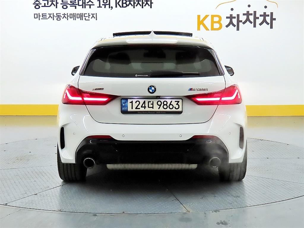 BMW 1시리즈 1시리즈 (F40) M135i xDrive 이미지 3