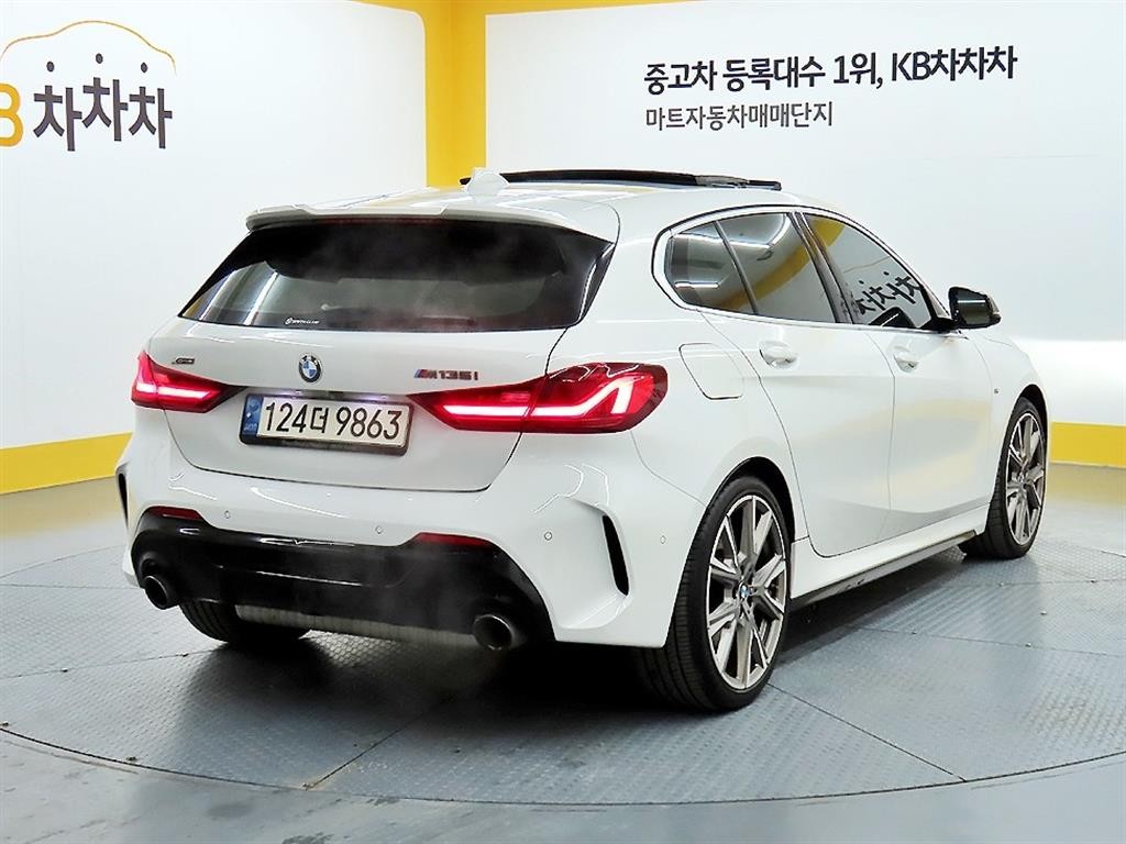 BMW 1시리즈 1시리즈 (F40) M135i xDrive 이미지 4