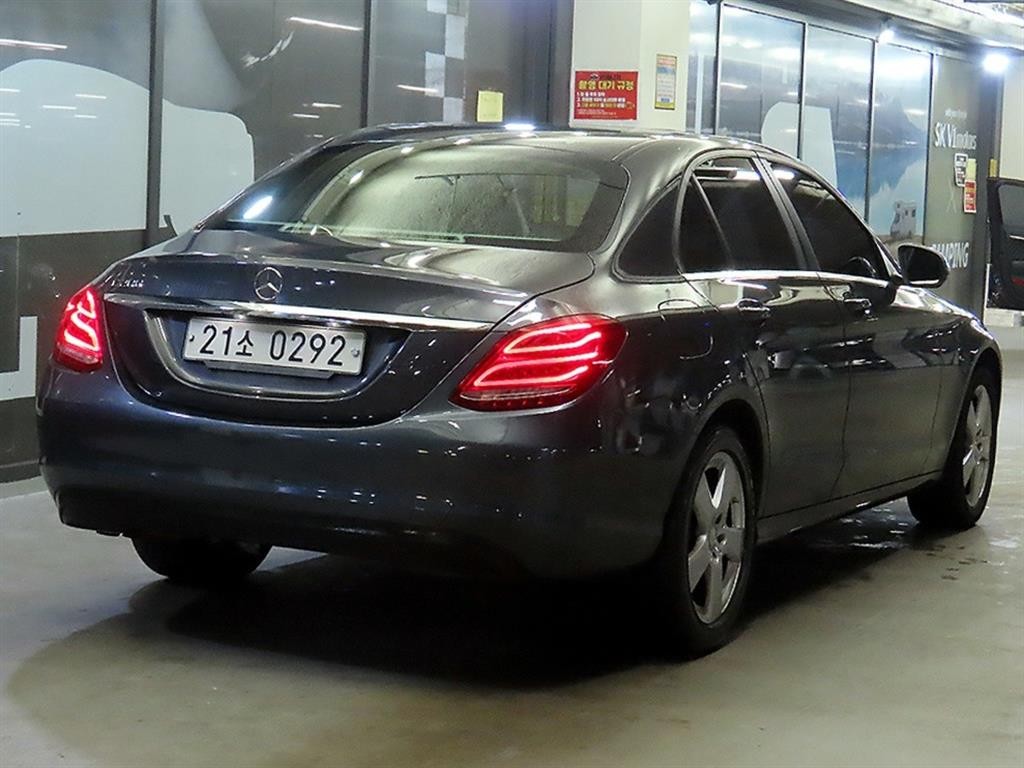 벤츠 C 클래스 C클래스 W205 C200 이미지 4
