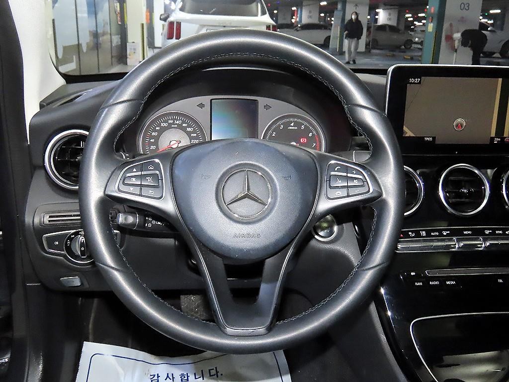 벤츠 C 클래스 C클래스 W205 C200 이미지 8
