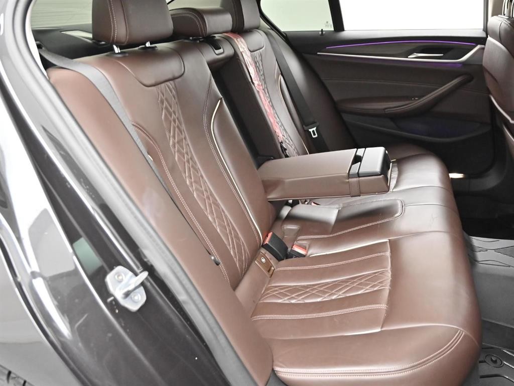 BMW 5시리즈 5시리즈 (G30) 520d 럭셔리 플러스 이미지 12