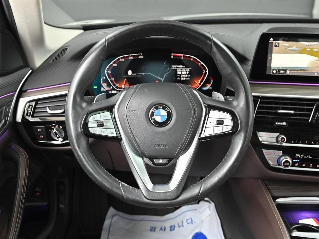 BMW 5시리즈 5시리즈 (G30) 520d 럭셔리 플러스 이미지 13