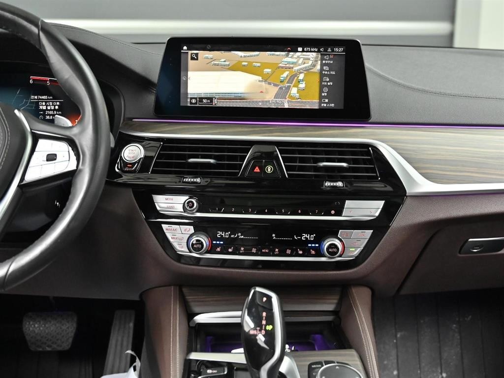 BMW 5시리즈 5시리즈 (G30) 520d 럭셔리 플러스 이미지 14