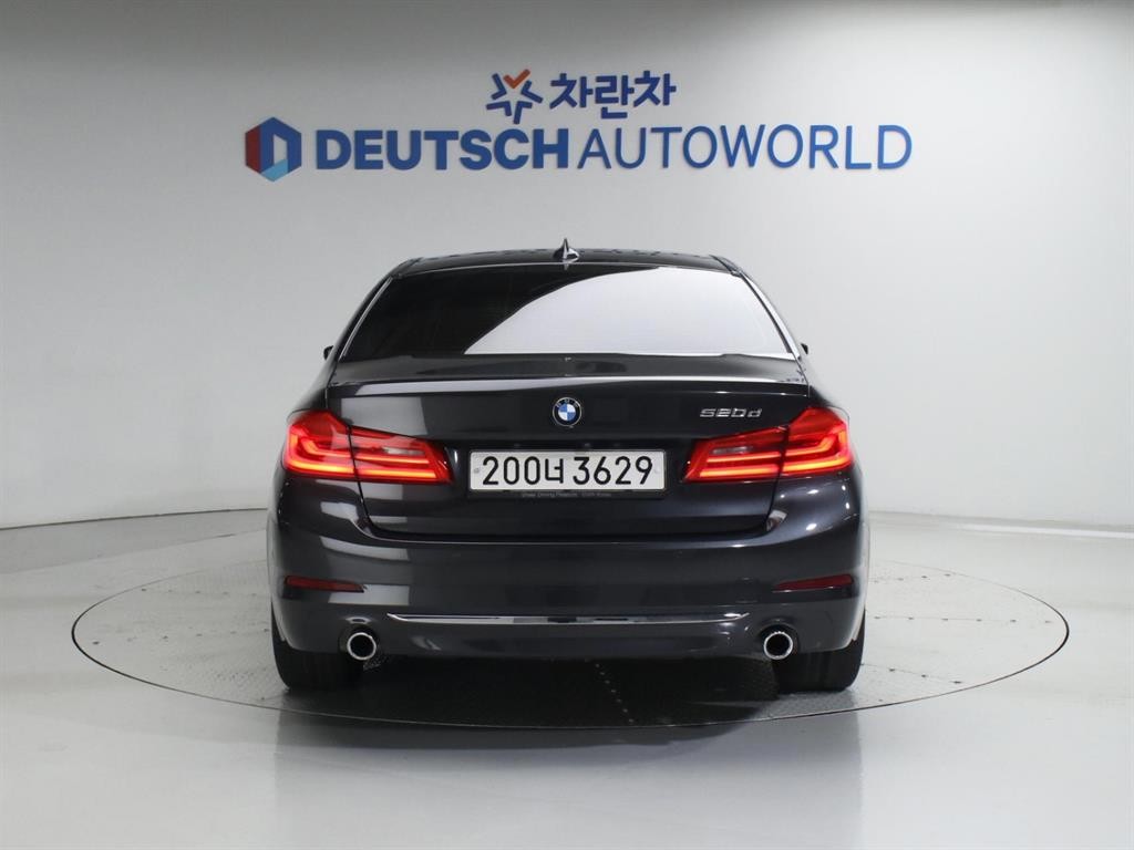 BMW 5시리즈 5시리즈 (G30) 520d 럭셔리 플러스 이미지 4