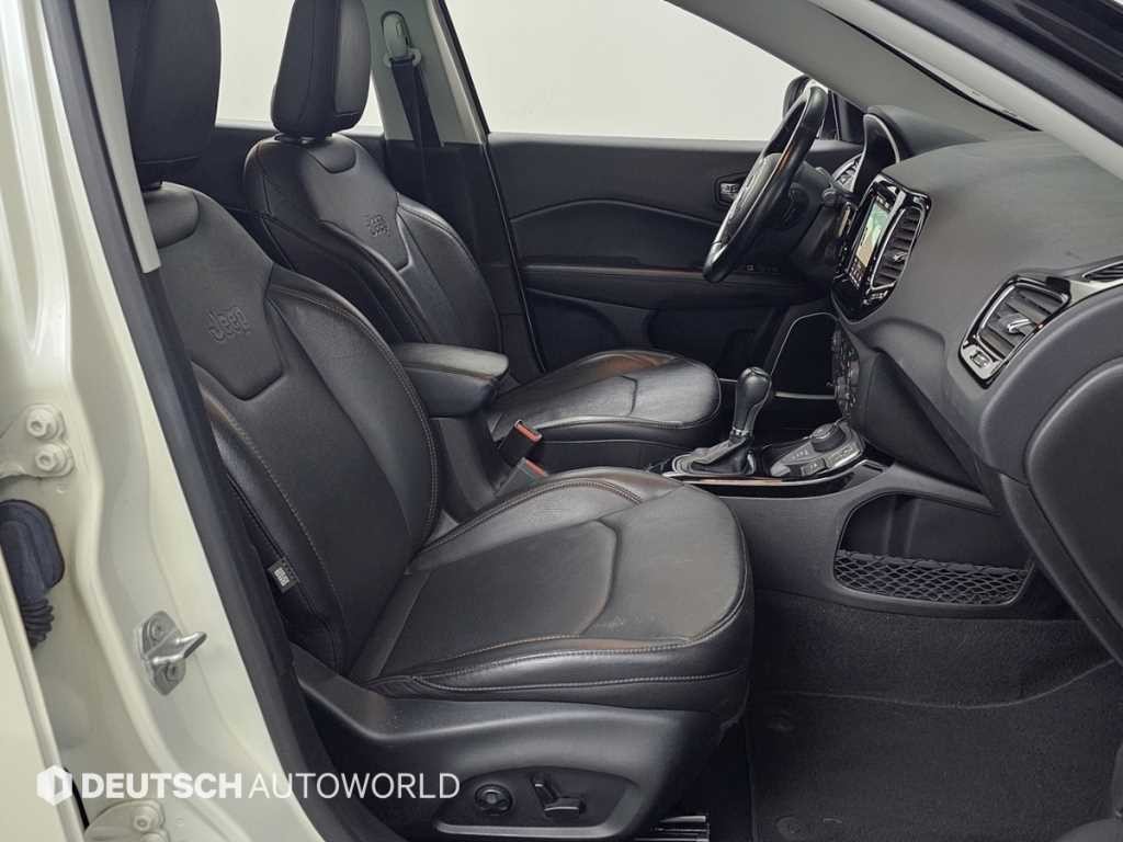 지프 컴패스 컴패스 2세대 2.4 AWD 리미티드 하이 이미지 10