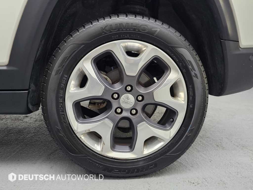 지프 컴패스 컴패스 2세대 2.4 AWD 리미티드 하이 이미지 5
