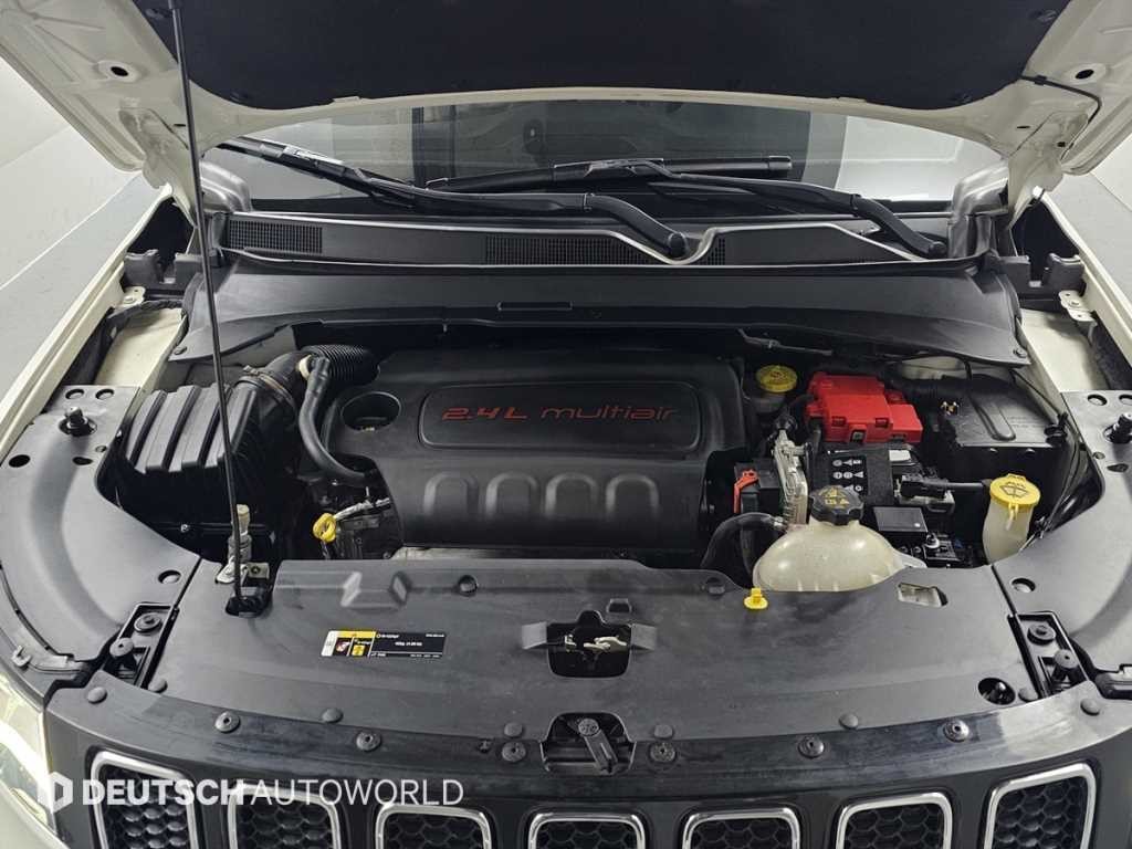 지프 컴패스 컴패스 2세대 2.4 AWD 리미티드 하이 이미지 6