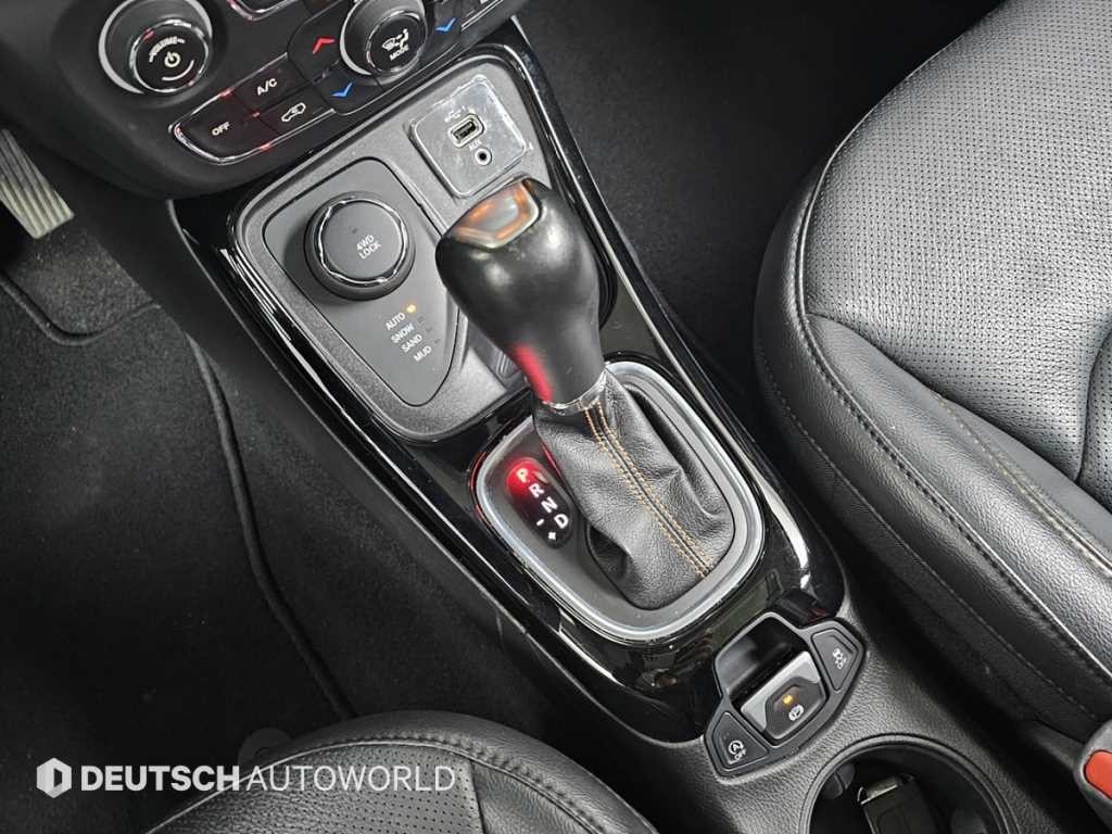 지프 컴패스 컴패스 2세대 2.4 AWD 리미티드 하이 이미지 9