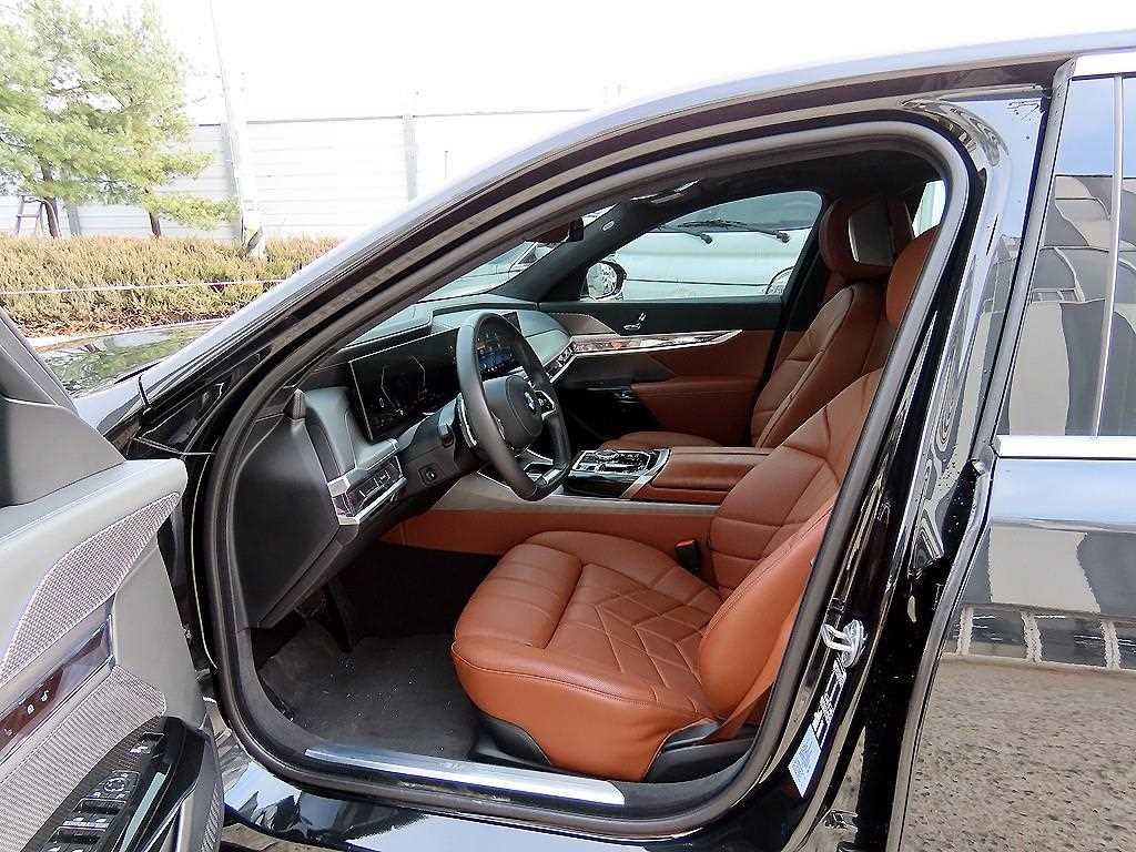 BMW 7시리즈 7시리즈 (G70) 740i sDrive 디자인퓨어 엑셀런스 이미지 5