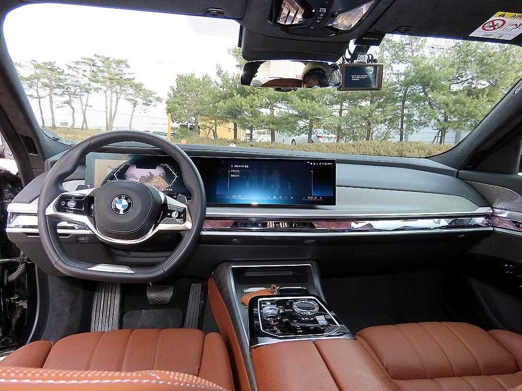 BMW 7시리즈 7시리즈 (G70) 740i sDrive 디자인퓨어 엑셀런스 이미지 7