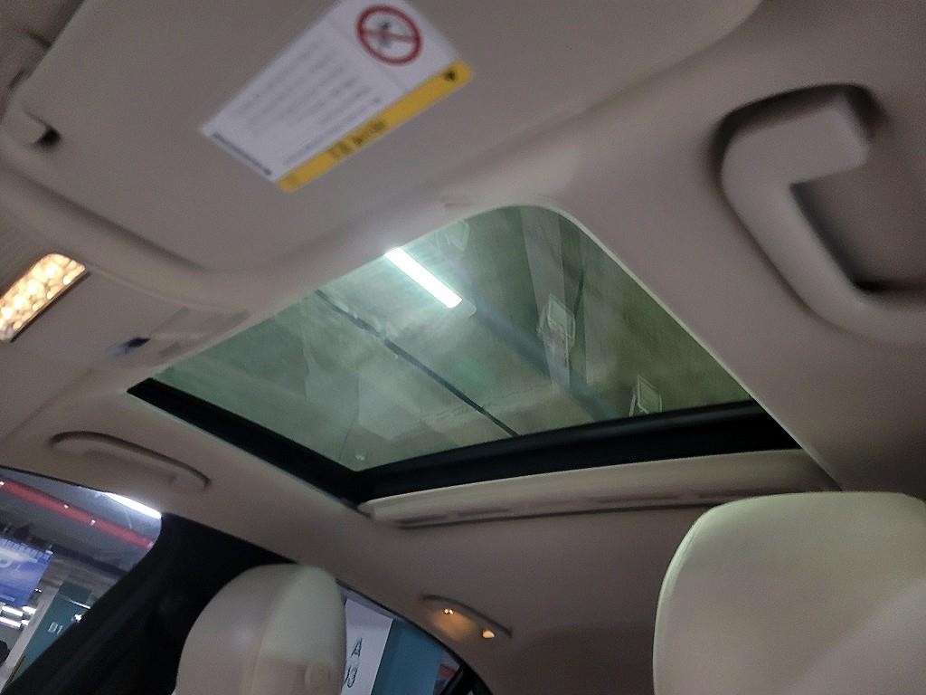 벤츠 E 클래스 E-클래스 W213 E220d 아방가르드 이미지 15