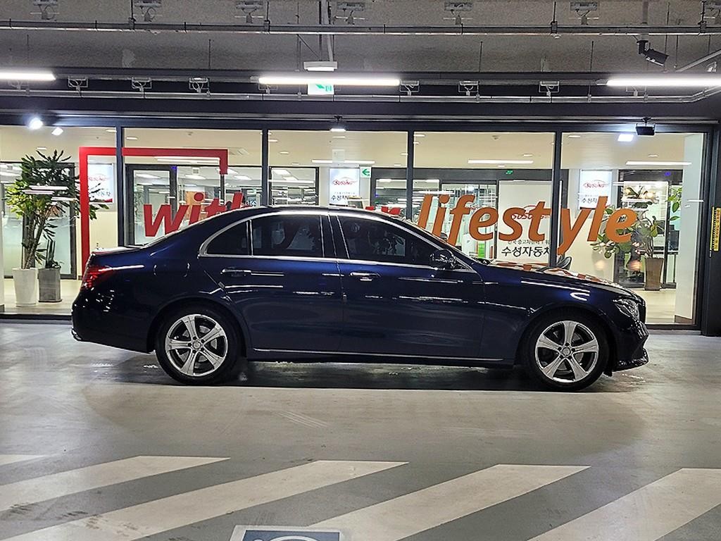 벤츠 E 클래스 E-클래스 W213 E220d 아방가르드 이미지 3