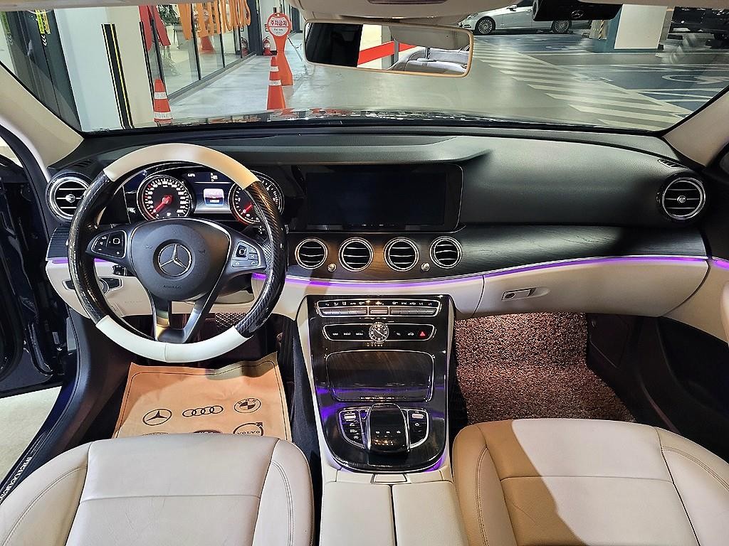 벤츠 E 클래스 E-클래스 W213 E220d 아방가르드 이미지 6