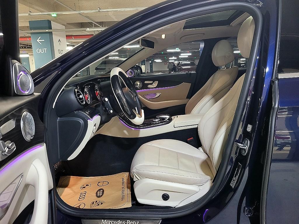 벤츠 E 클래스 E-클래스 W213 E220d 아방가르드 이미지 7