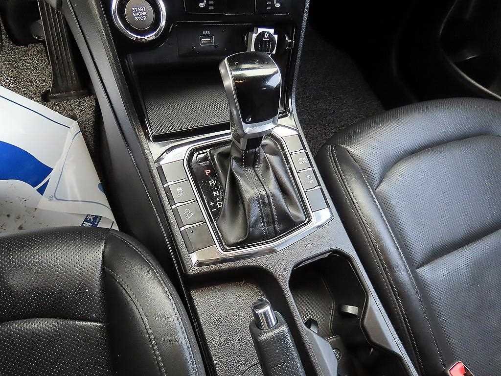 KG모빌리티(쌍용) 코란도 뷰티풀코란도 2WD 가솔린 1.5 C5 이미지 10