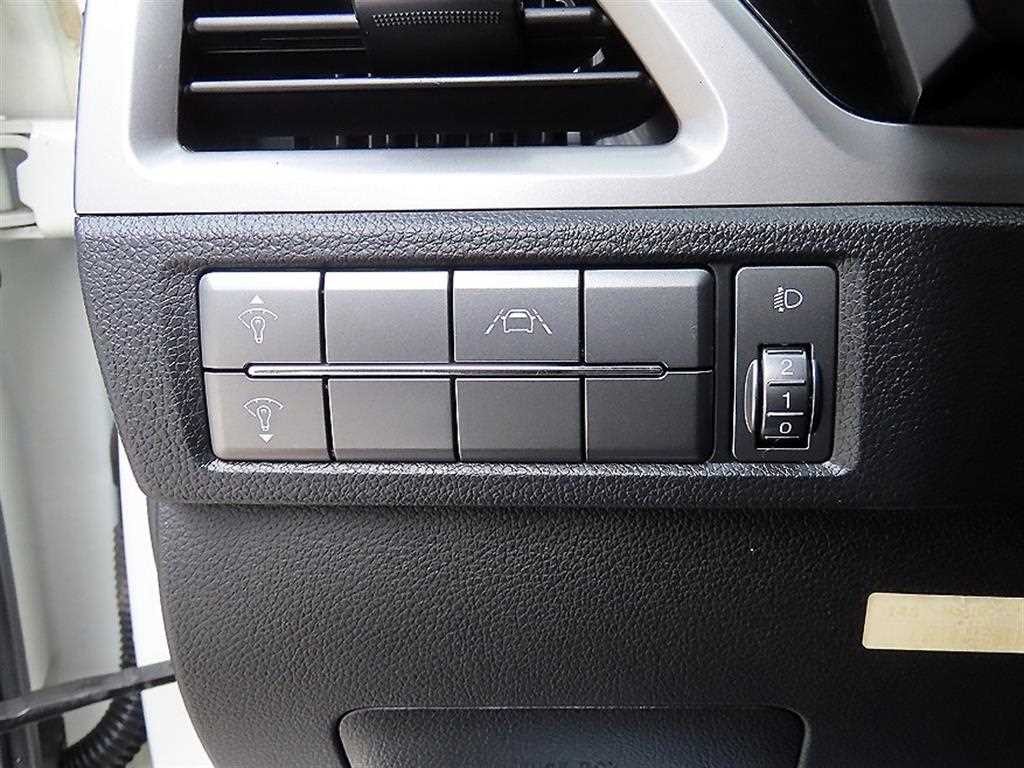 KG모빌리티(쌍용) 코란도 뷰티풀코란도 2WD 가솔린 1.5 C5 이미지 12