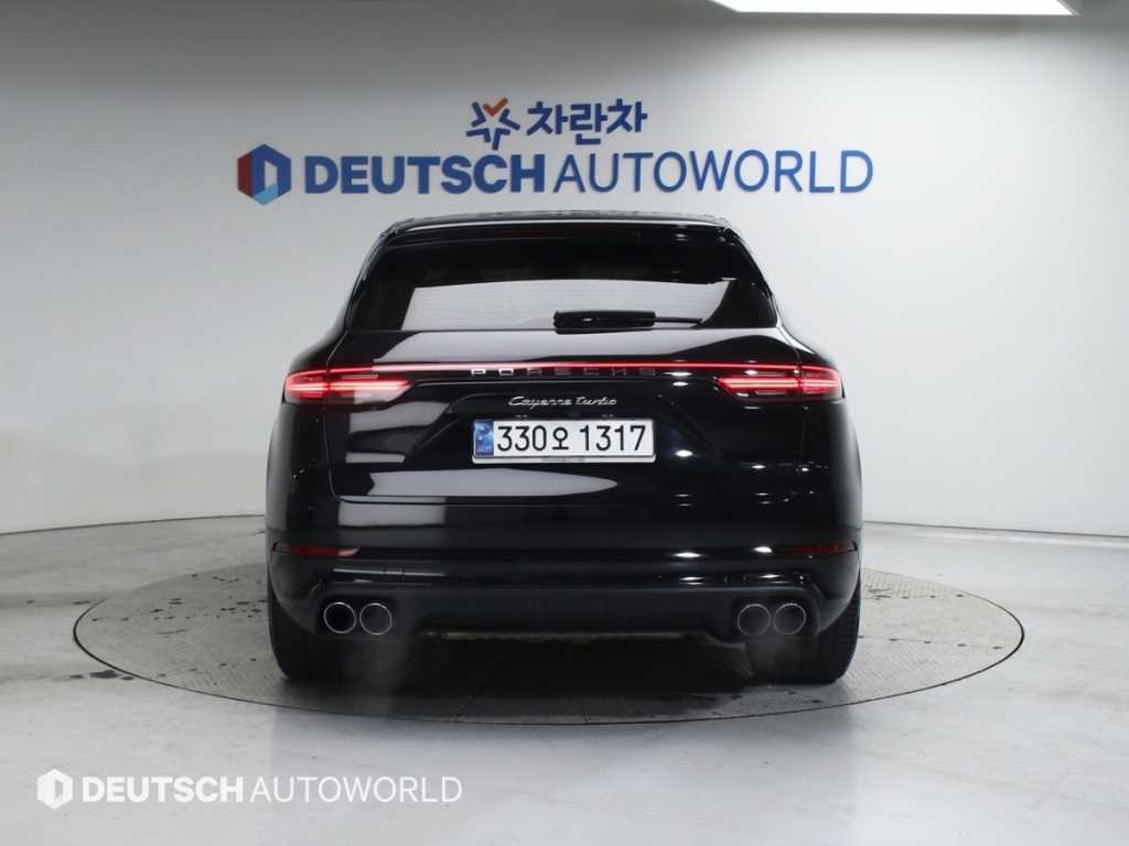 포르쉐 카이엔 카이엔(PO536) 4.0 터보 이미지 2