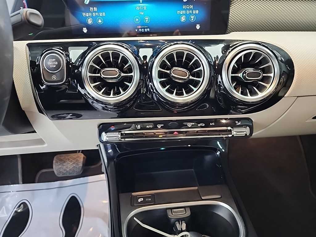 벤츠 A 클래스 A클래스 W177 A220 해치백 이미지 10