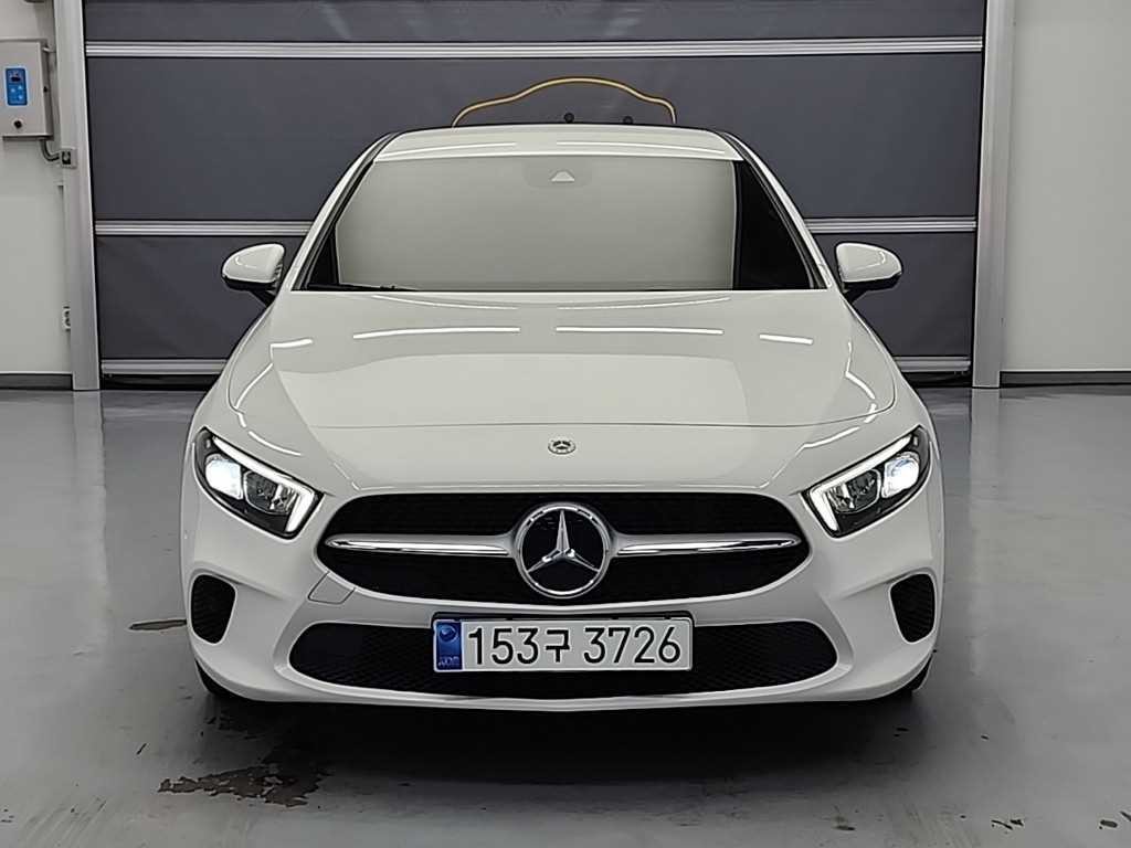벤츠 A 클래스 A클래스 W177 A220 해치백 이미지 3