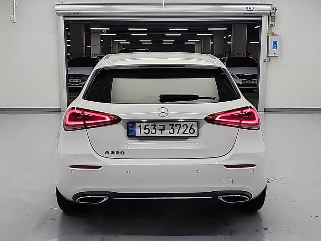 벤츠 A 클래스 A클래스 W177 A220 해치백 이미지 4