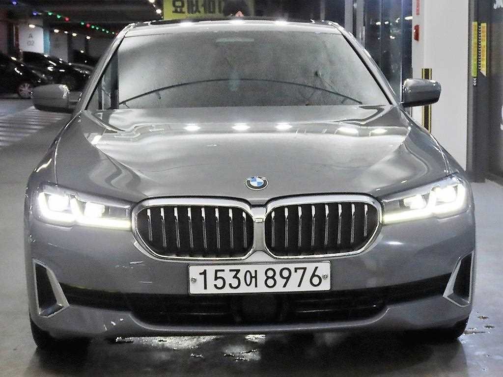BMW 5시리즈 5시리즈 (G30) 530e 럭셔리 이미지 2