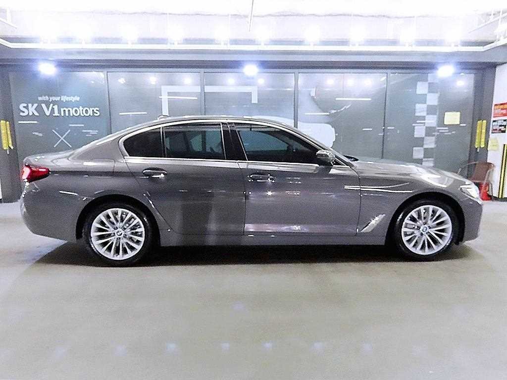 BMW 5시리즈 5시리즈 (G30) 530e 럭셔리 이미지 3
