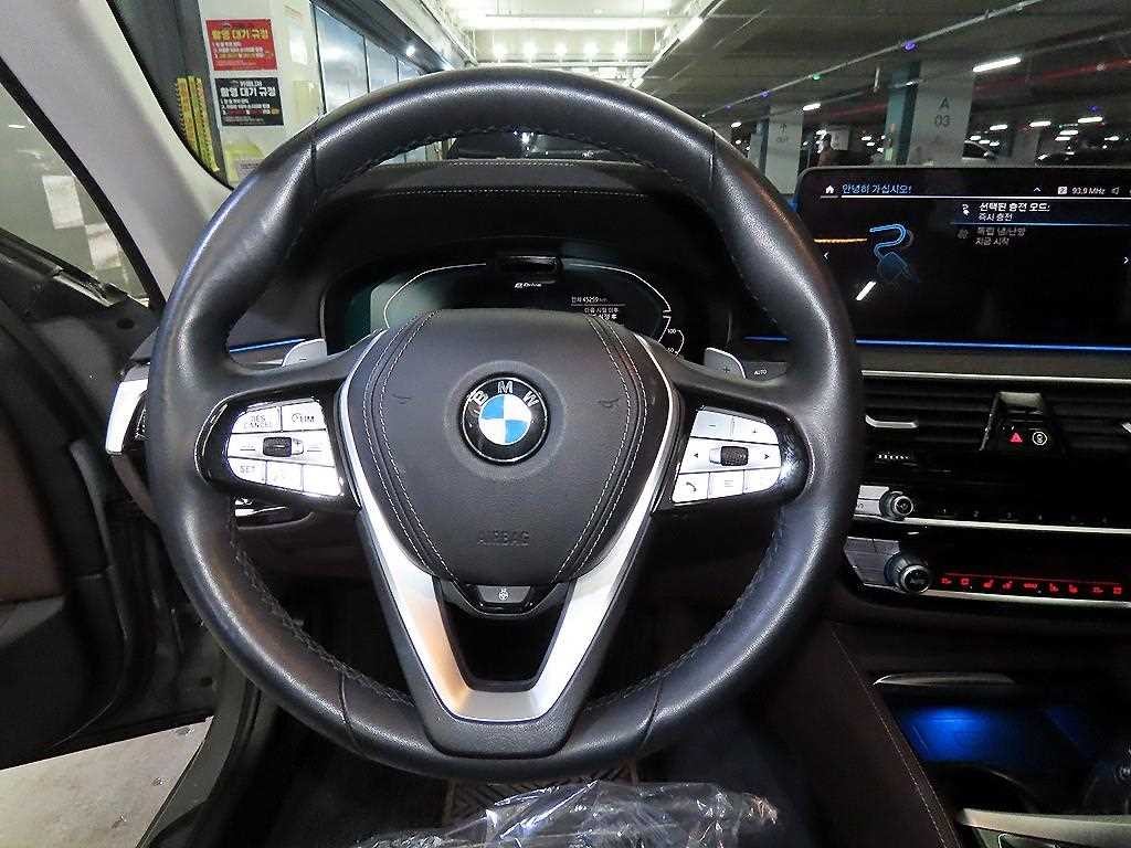 BMW 5시리즈 5시리즈 (G30) 530e 럭셔리 이미지 8
