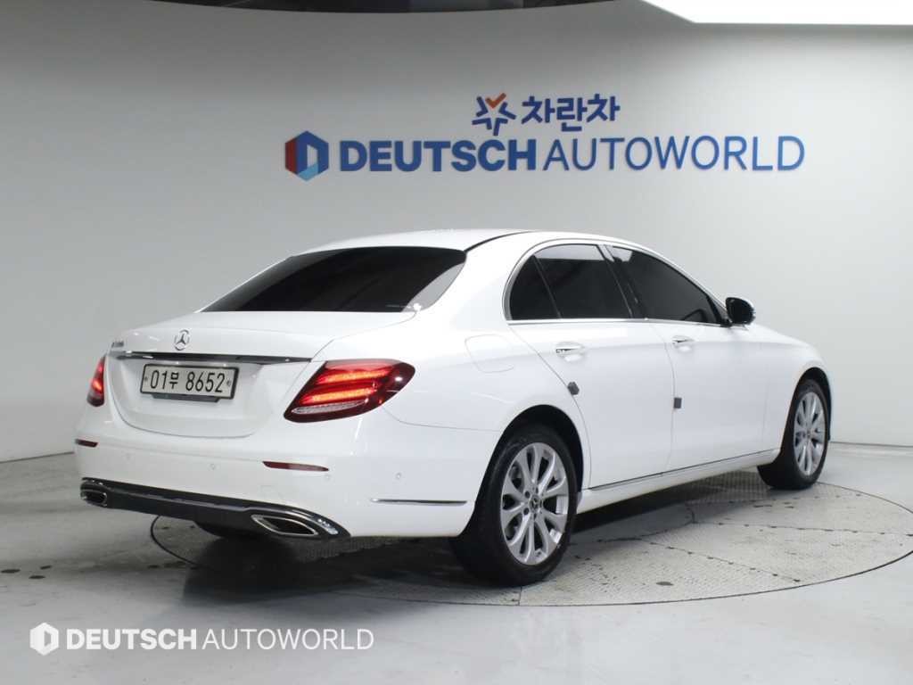 벤츠 E 클래스 E-클래스 W213 E300 익스클루시브 이미지 2