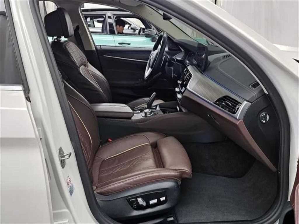 BMW 5시리즈 5시리즈 (G30) 530e 럭셔리 이미지 11