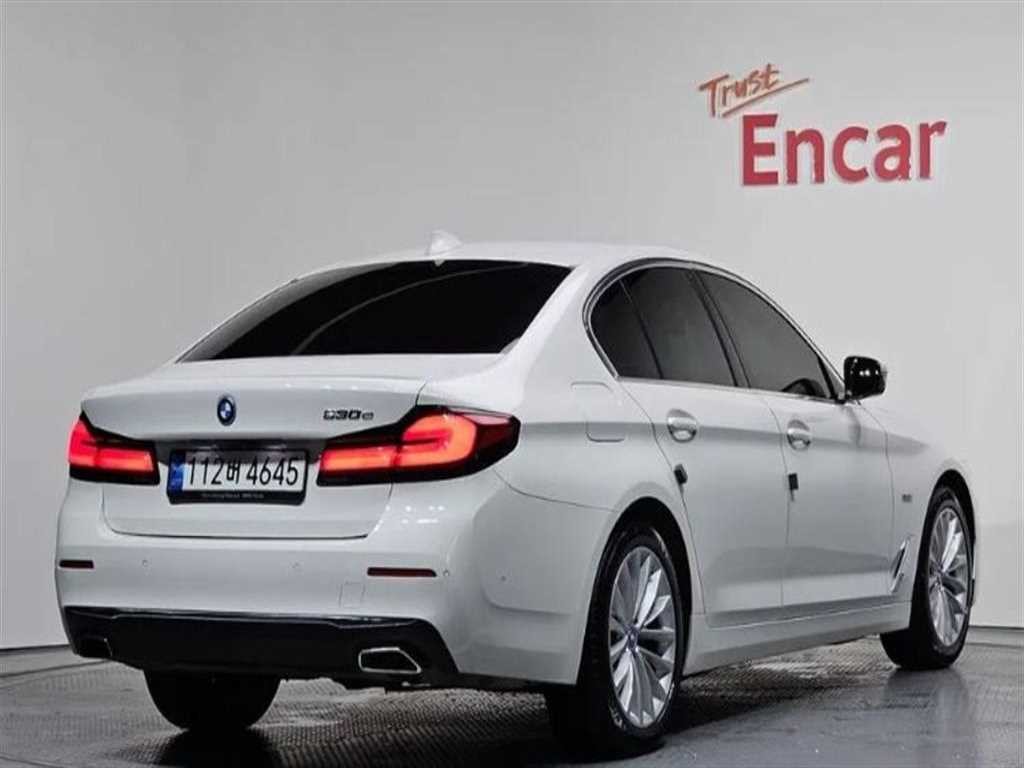 BMW 5시리즈 5시리즈 (G30) 530e 럭셔리 이미지 2